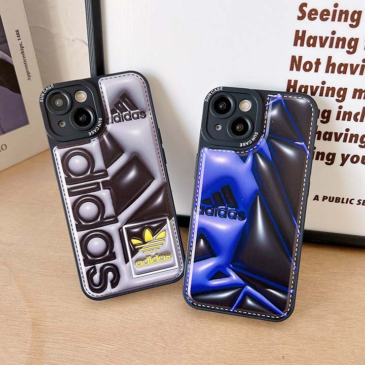 iphone15プロ 携帯ケース adidas 